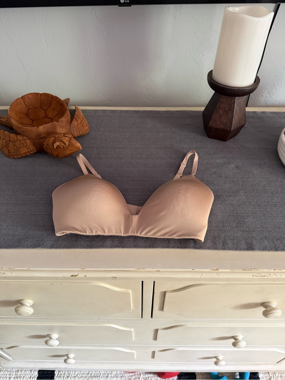 SKIMS Wireless Form T Shirt Demi Bra Sand Size 34D